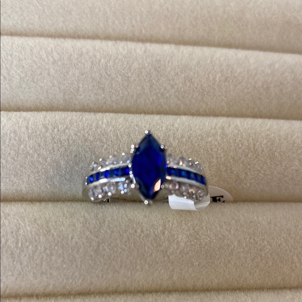 Elegant Blue Women's Ring